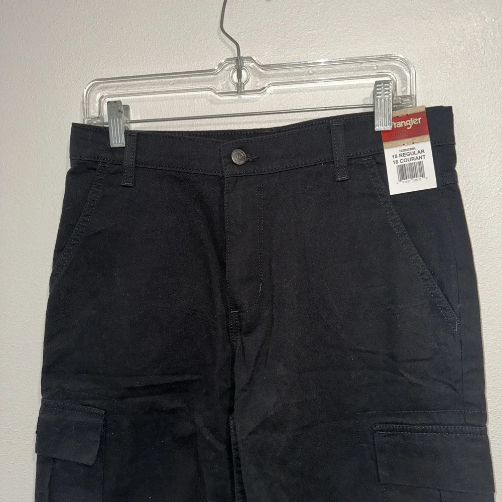 Wrangler Authentic Black Cargo Shorts  Size 18 boys